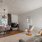 アパート New! Reindeer River Loft ロヴァニエミ