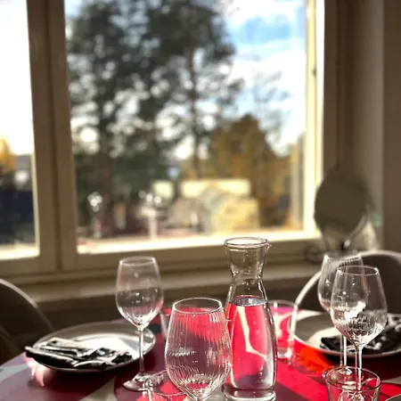 New! Reindeer River Loft * 罗瓦涅米