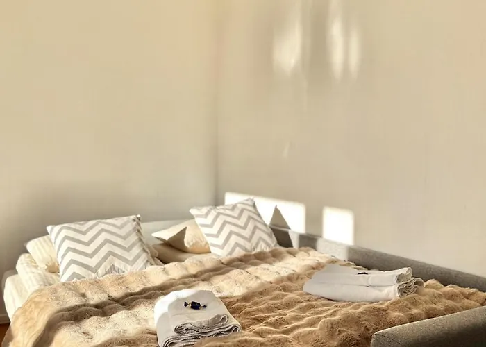 New! Reindeer River Loft Апартаменты